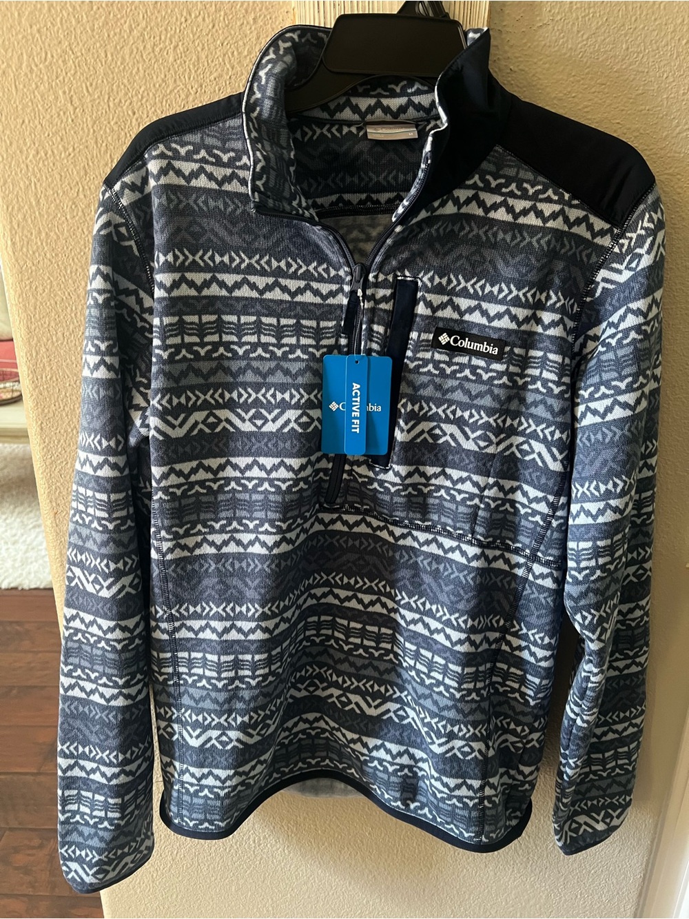 Columbia Men’s Navy and White Patterned Quarter-Zip Fleece